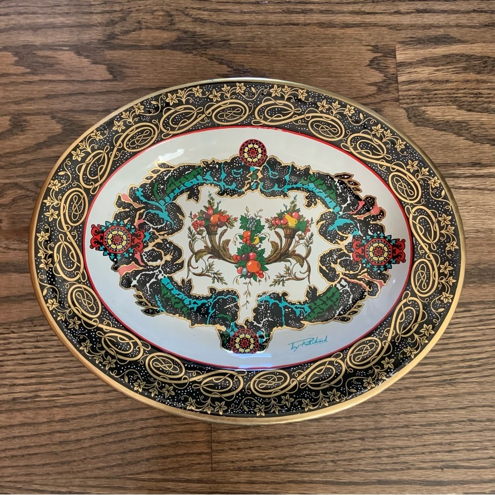 Vintage Daher Decor Lightweight Metal Black Gold Scroll Oval Wall Plate